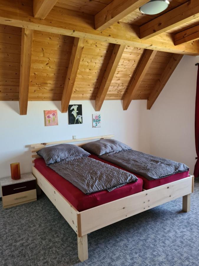 Ferienwohnung Helga Thalmassing  ภายนอก รูปภาพ